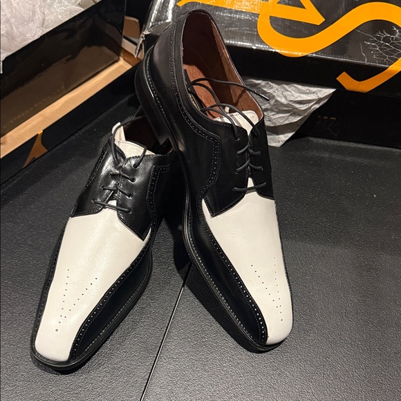 Stacy Adams Black and White Two-Tone Oxford Dress Shoes
